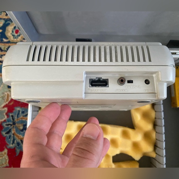 Super Famicom (Japanese SNES) - Picture 3 of 3